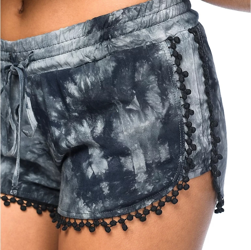 Zumiez tie-dye pom shorts - Picture 5 of 14